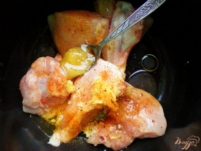 Фото приготовление рецепта: Курица с имбирем и медом в мультиварке шаг №3