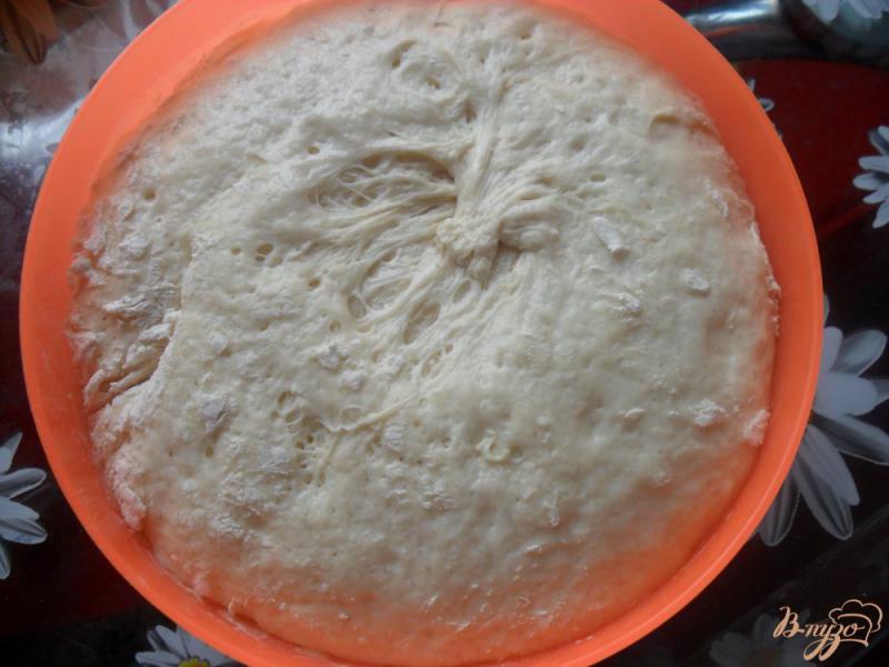 Фото приготовление рецепта: Хлеб - пампушка с чесноком и сыром шаг №3
