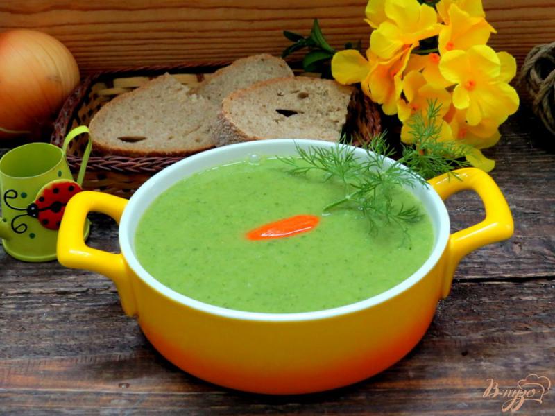 Фото приготовление рецепта: Суп пюре из горошка и шпината шаг №10