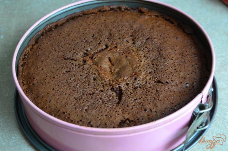 Фото приготовление рецепта: Шоколадный пирог с темным пивом Guinness шаг №10