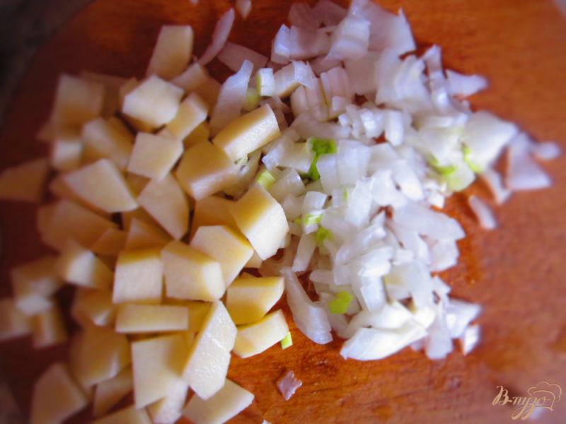 Фото приготовление рецепта: Крем суп с тыквы и яблок шаг №2