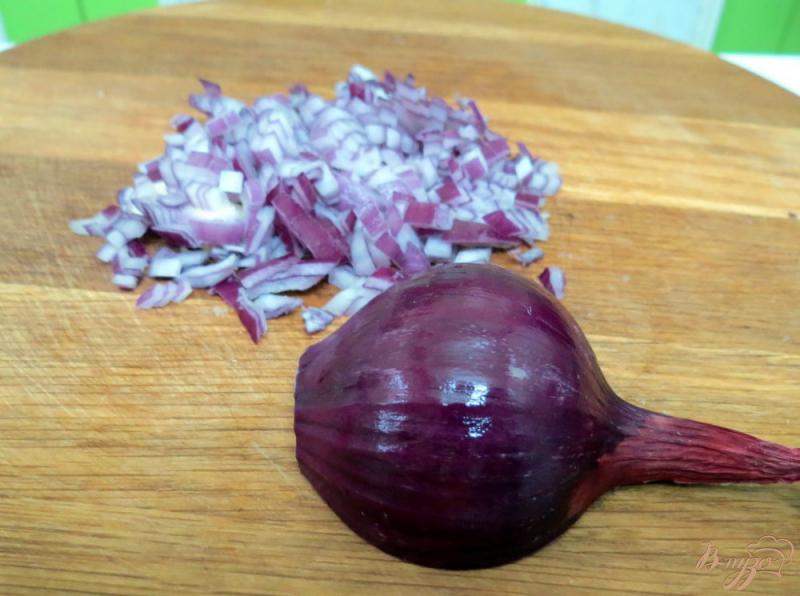 Фото приготовление рецепта: Салат с опятами и спаржевой фасолью шаг №3