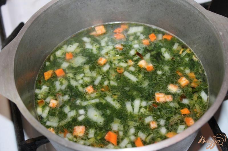 Фото приготовление рецепта: Шпинатный суп с фрикадельками шаг №6