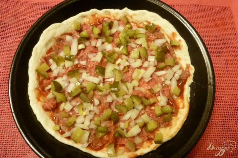 Фото приготовление рецепта: Пицца с куриным фаршем шаг №4