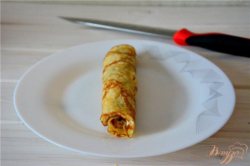 Фото приготовление рецепта: Запеченные блины с жульеном под сливочным соусом шаг №10