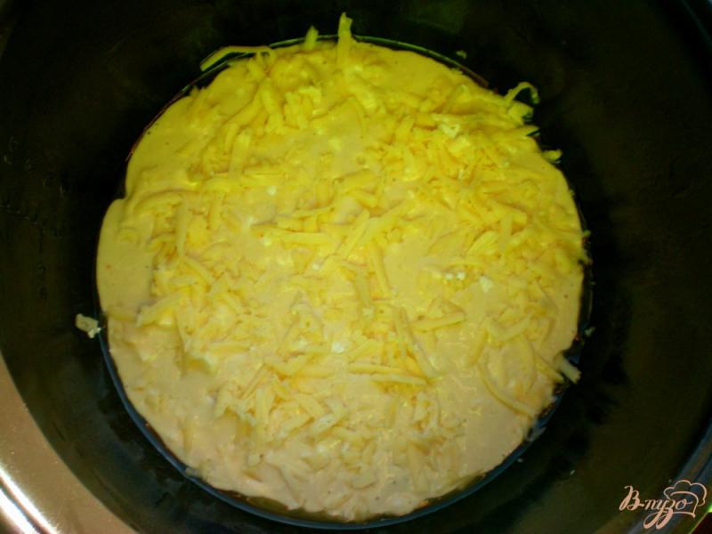 Фото приготовление рецепта: Пирог с сыром фета в мультиварке шаг №6