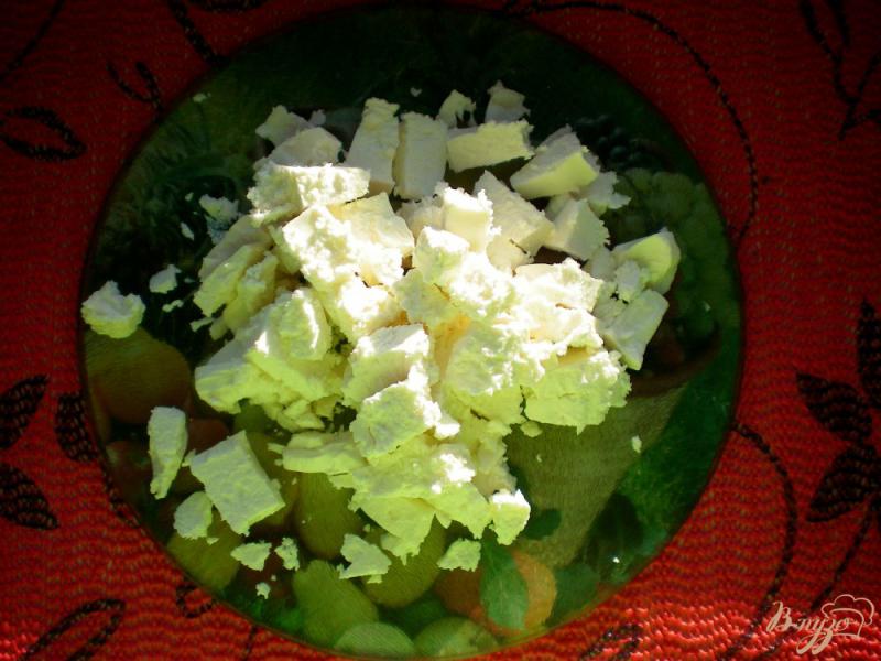 Фото приготовление рецепта: Пирог с сыром фета в мультиварке шаг №2