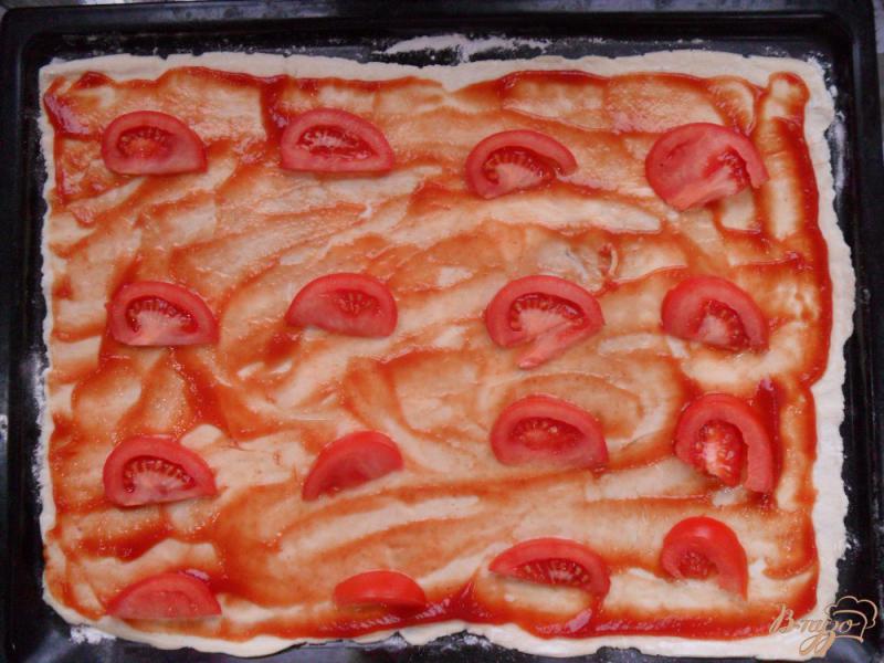 Фото приготовление рецепта: Пицца на слоенном тесте шаг №3