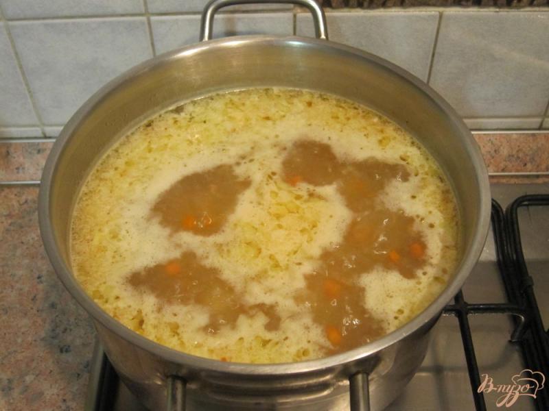 Фото приготовление рецепта: Куриный суп с клецками шаг №6