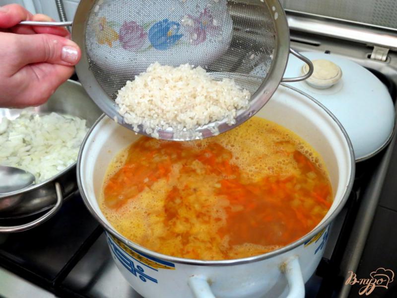 Фото приготовление рецепта: Томатный суп с рисом шаг №6