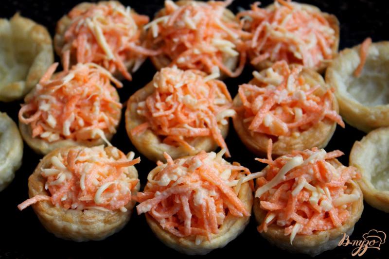 Фото приготовление рецепта: Тарталетки с морковным салатом шаг №6