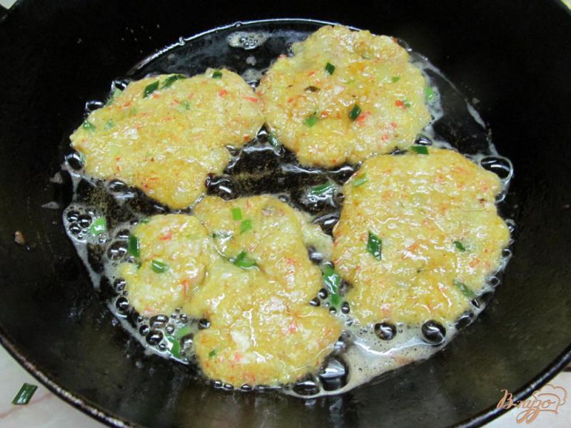 Фото приготовление рецепта: Овощной мильфей из капусты картофеля и крабовых палочек шаг №10