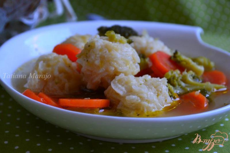 Фото приготовление рецепта: Овощной суп с рисовыми шариками шаг №6