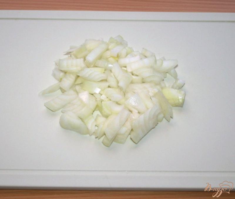 Фото приготовление рецепта: Хрустящий лосось с овощным соусом шаг №4