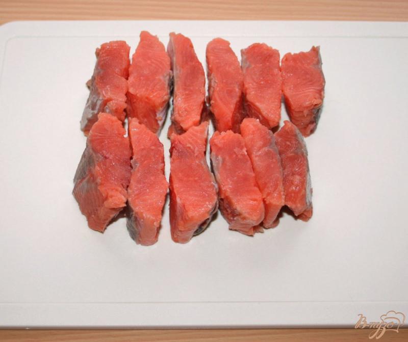 Фото приготовление рецепта: Хрустящий лосось с овощным соусом шаг №1