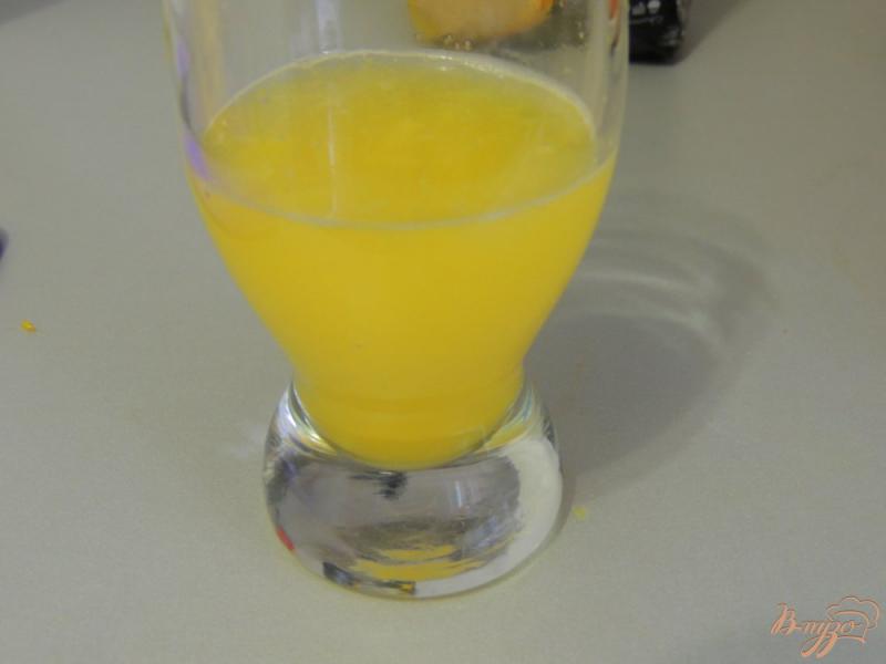 Фото приготовление рецепта: Апельсиновые кексы шаг №2