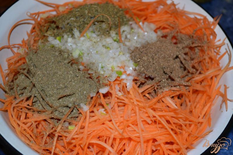Фото приготовление рецепта: Морковь «По-коррейски» шаг №3