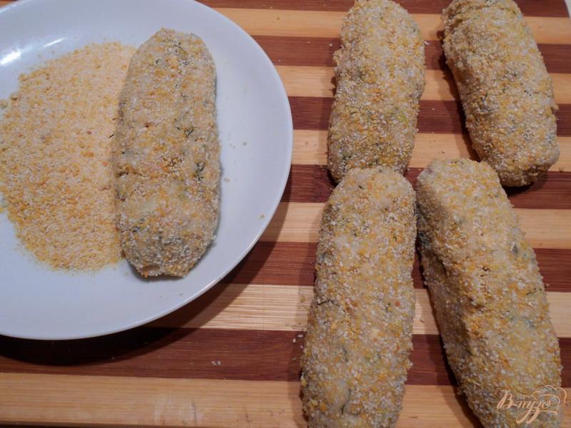 Фото приготовление рецепта: Рыбные палочки из трески с геркулесом шаг №6