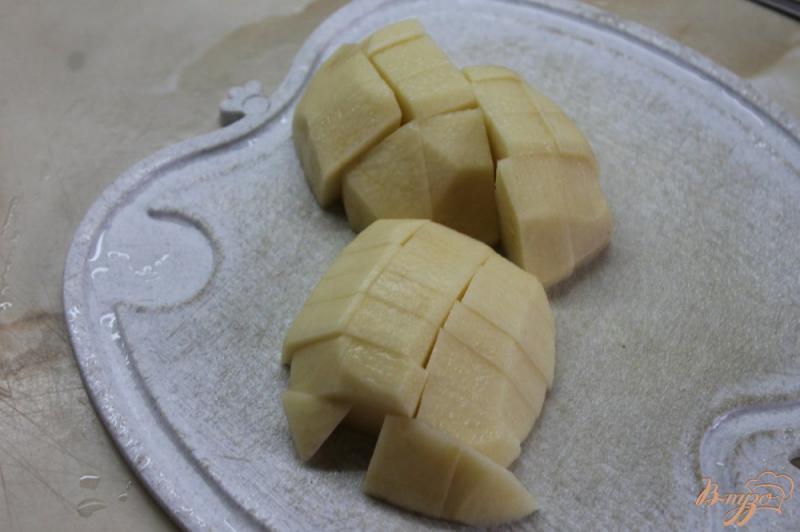 Фото приготовление рецепта: Картофель с фрикадельками запеченные под сыром шаг №2