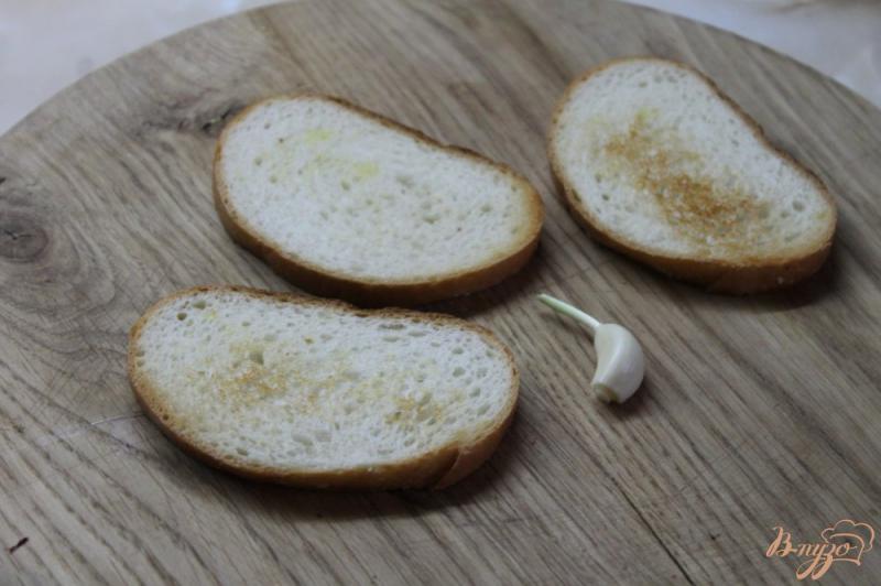 Фото приготовление рецепта: Чесночные бутерброды с грибами и сыром шаг №4