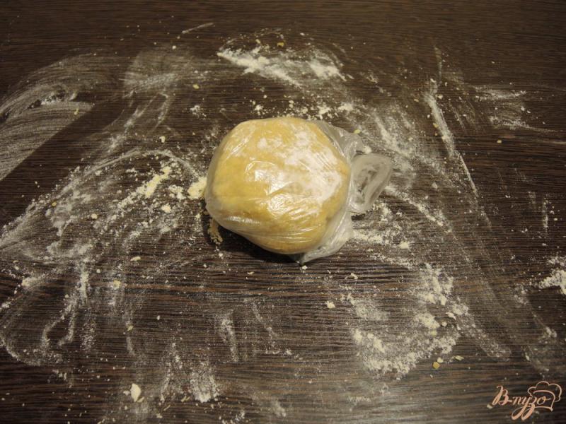 Фото приготовление рецепта: Домашняя яичная лапша с курицей и овощами шаг №4