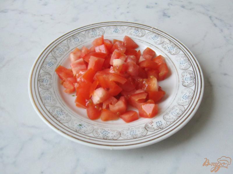 Фото приготовление рецепта: Салат с редькой, огурцом и помидором шаг №4