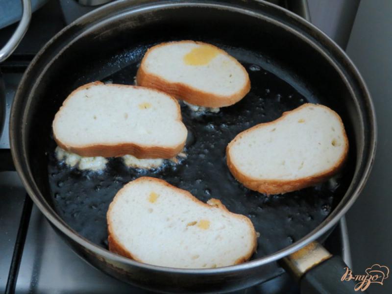 Фото приготовление рецепта: Бутерброды луковые шаг №5