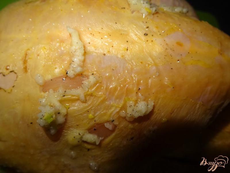 Фото приготовление рецепта: Запеченная курица в лимонном соусе шаг №6