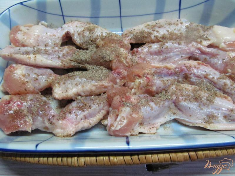 Фото приготовление рецепта: Куриные крылья в медовом соусе шаг №2