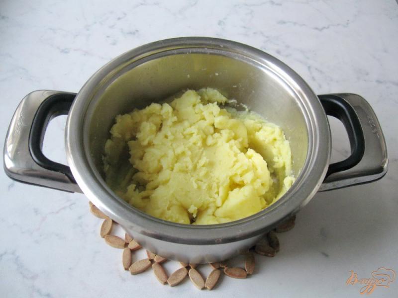 Фото приготовление рецепта: Картофельные оладьи со сметаной. шаг №3