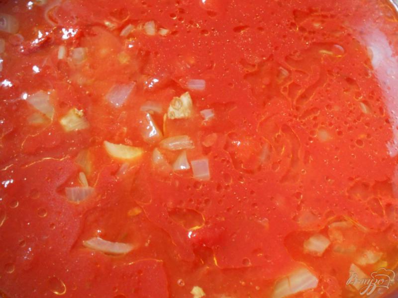 Фото приготовление рецепта: Томатный суп-пюре по- средиземноморски шаг №3