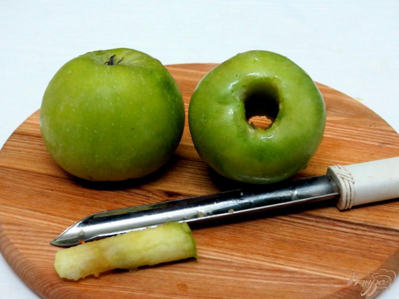 Фото приготовление рецепта: Яблочные кольца в тесте шаг №1