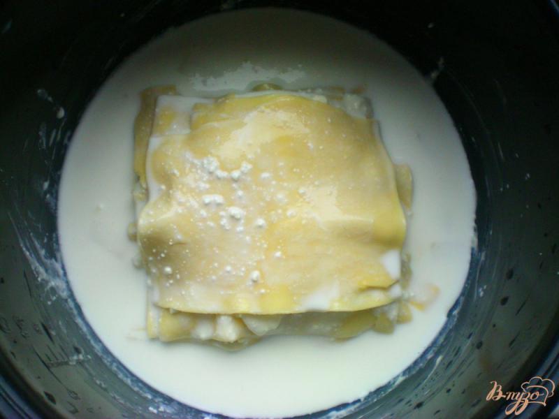 Фото приготовление рецепта: Творожная лазанья с грушей в мультиварке шаг №5