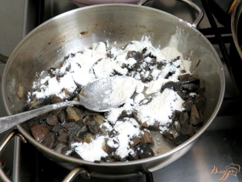 Фото приготовление рецепта: Зразы картофельные с грибами шаг №8