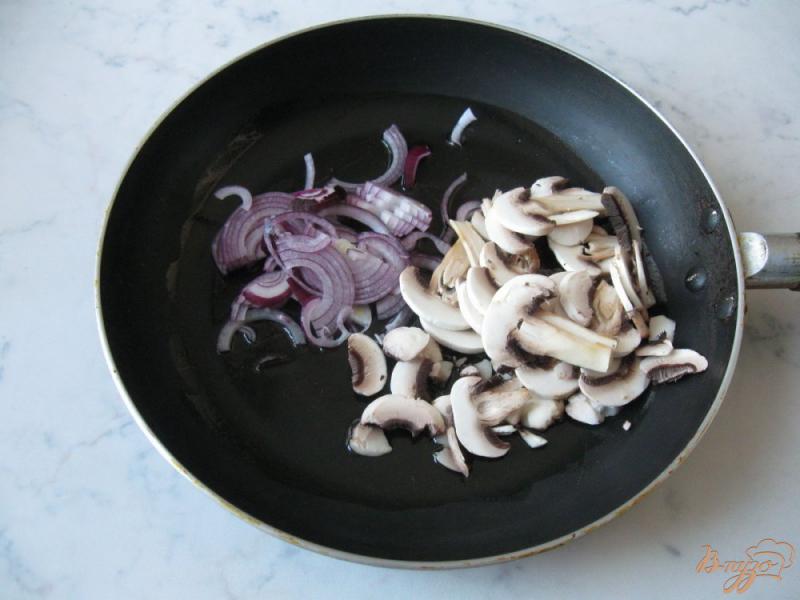 Фото приготовление рецепта: Картофельный салат с грибами шаг №5