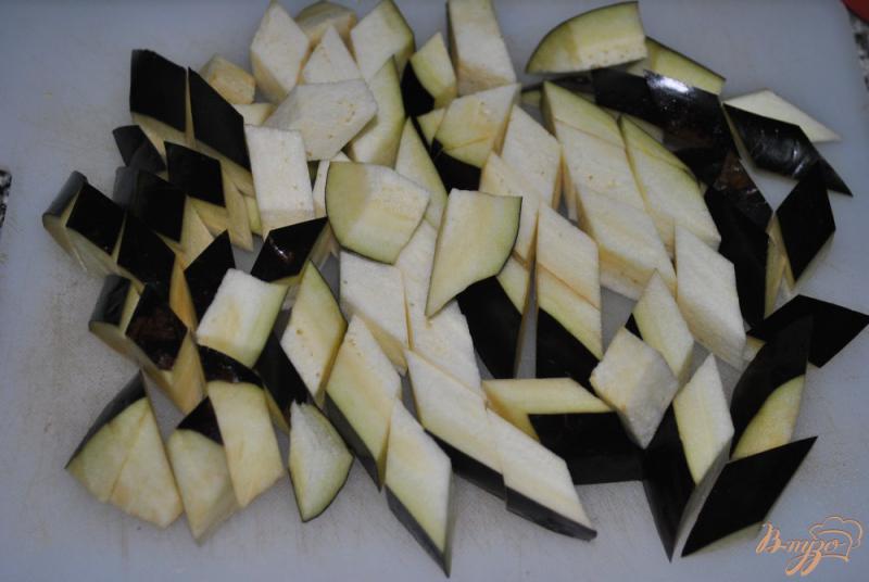 Фото приготовление рецепта: Теплый салат с картофелем и овощами шаг №2