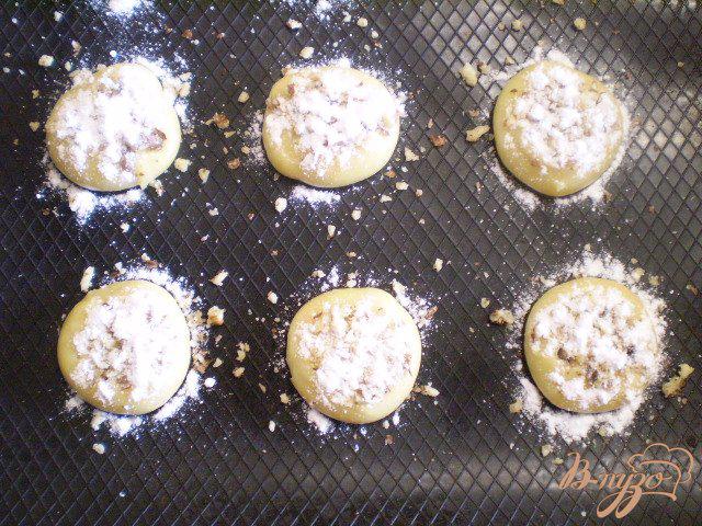 Фото приготовление рецепта: Печенье с грецкими орехами шаг №8