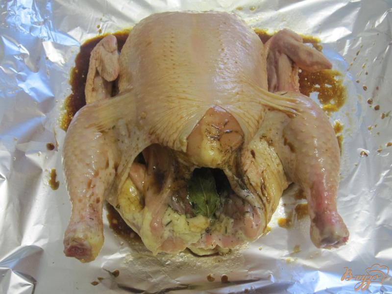 Фото приготовление рецепта: Запеченная курица с соевым соусом шаг №5