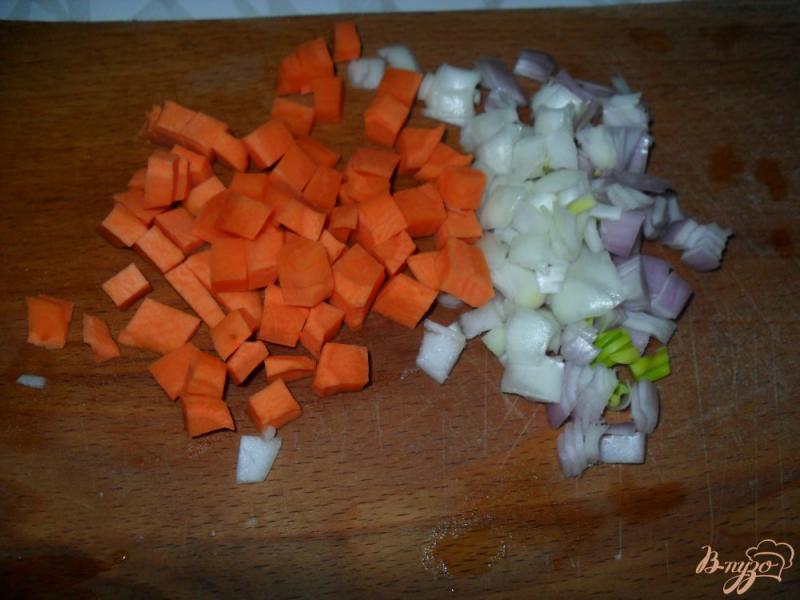 Фото приготовление рецепта: Сырный суп с фрикадельками в мультиварке шаг №2