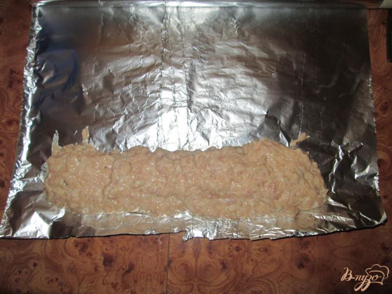 Фото приготовление рецепта: Куриная колбаса шаг №4