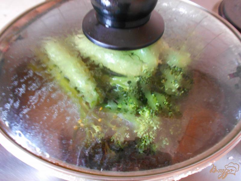 Фото приготовление рецепта: Гарнир из брокколини и цуккини с панировочными сухарями шаг №2