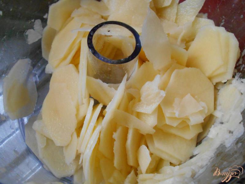 Фото приготовление рецепта: Шашлычки из куриных сердец с жаренным картофелем и овощами-гриль шаг №3