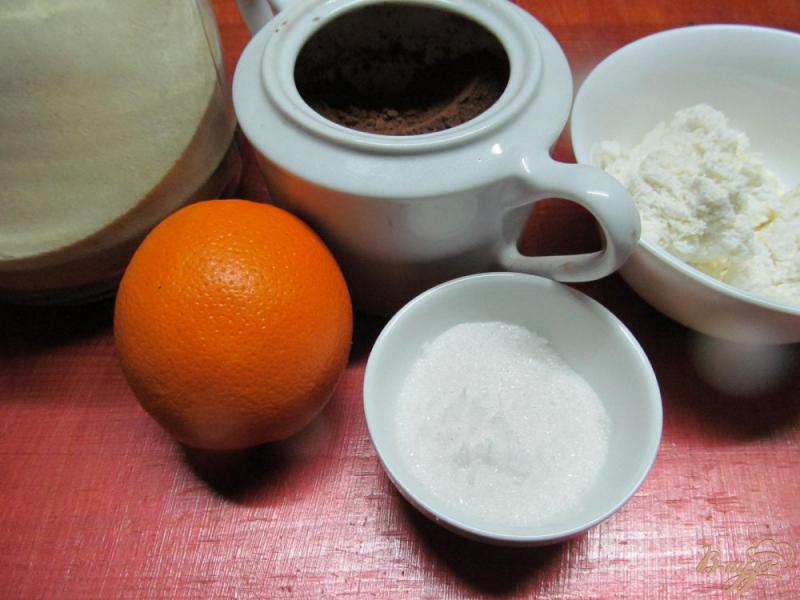 Фото приготовление рецепта: Десерт из манки творога и апельсина шаг №1