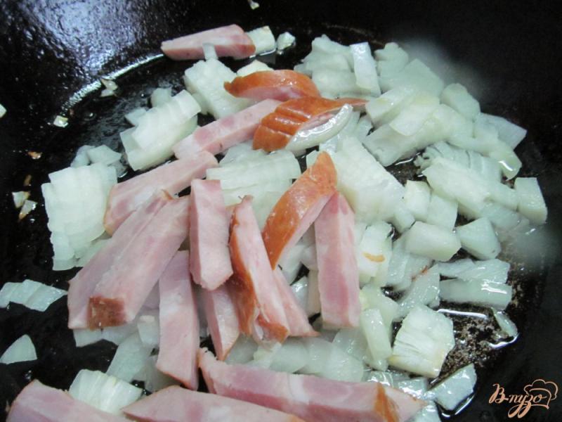 Фото приготовление рецепта: Картофельная запеканка с с ветчиной горошком и свеклой шаг №2