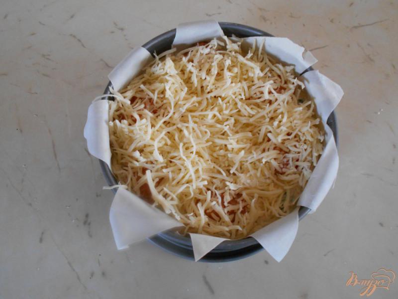 Фото приготовление рецепта: Пирог со шпинатом и мясными шариками шаг №9