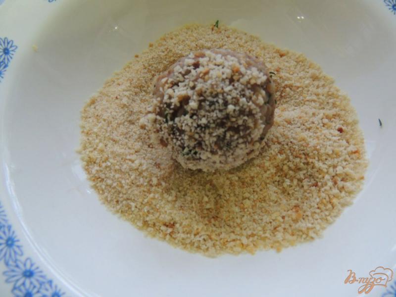 Фото приготовление рецепта: Тефтели из гречки и грибов шаг №4
