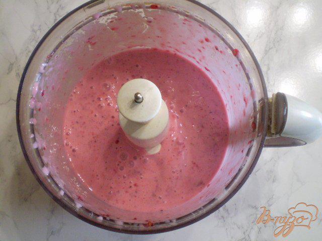 Фото приготовление рецепта: Смородиновый йогурт шаг №4