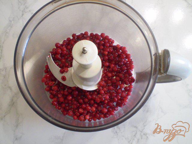 Фото приготовление рецепта: Смородиновый йогурт шаг №2