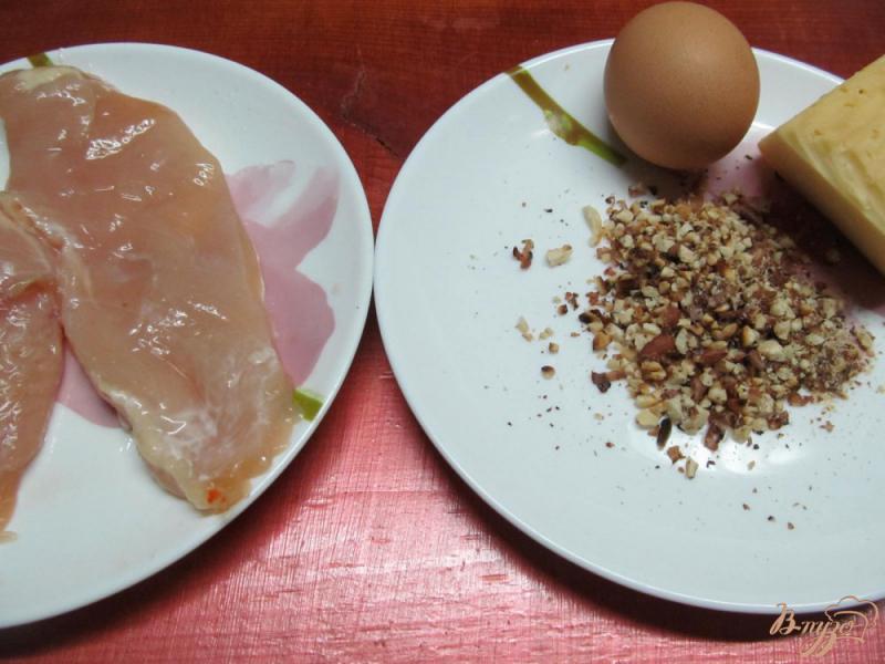 Фото приготовление рецепта: Куриные отбивные в сырно-ореховой панировке шаг №1