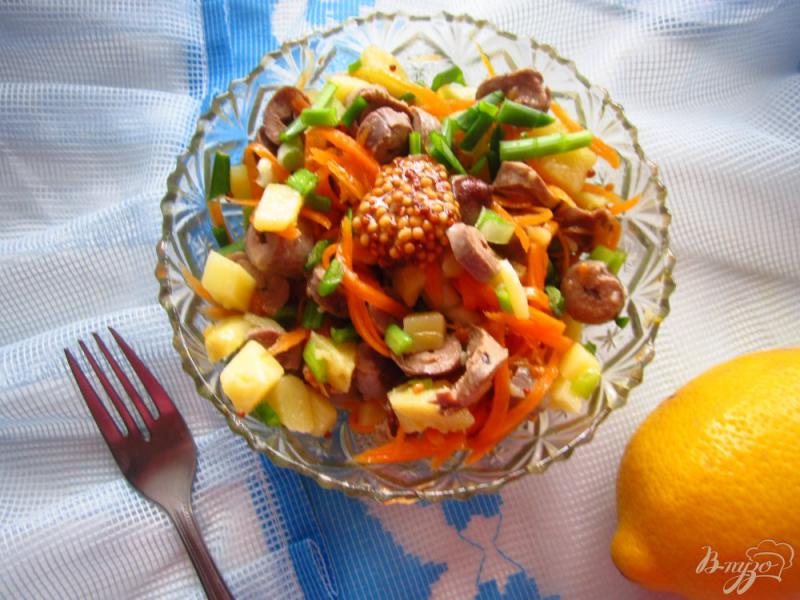 Фото приготовление рецепта: Салат с корейской морковью и куриным сердцем шаг №7